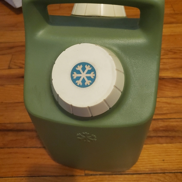 Vintage Thermos Hot & Cold Cooler Avocado Green Double Container  Picnic Camping - Picture 5 of 11